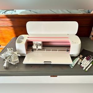 Cricut maker.